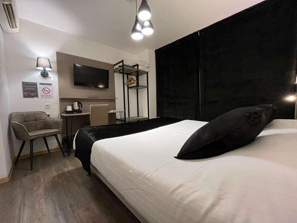 Cit'Hotel Le Cheval Blanc Cognac Centre Room photo